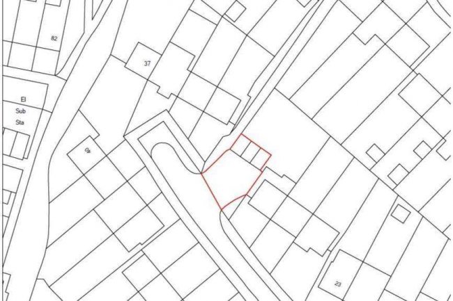 Beechwood Avenue Garages, Potters Bar, EN6 2PJ 1