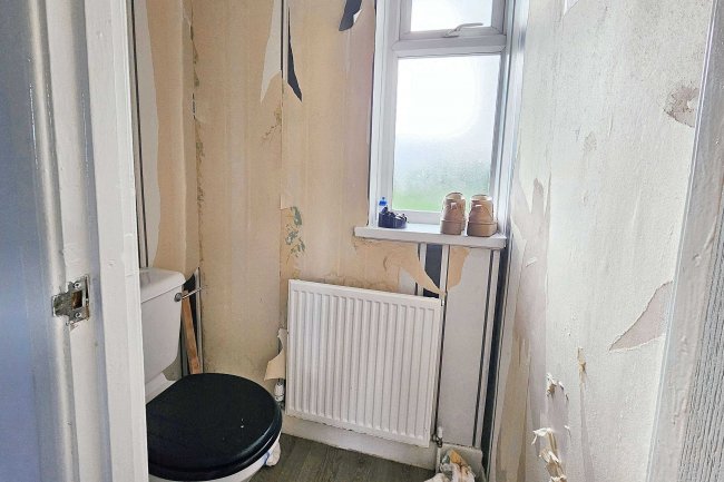 12 Ullock Walk, Middleton, Manchester, M24 4JA 4