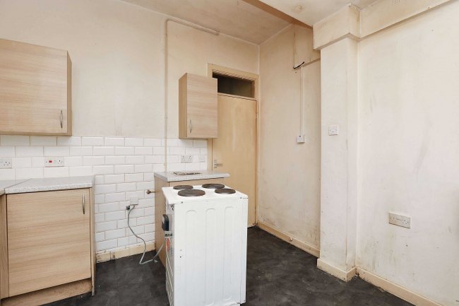 82 Seaforth Road, Seaforth, Liverpool, L21 4LG 6