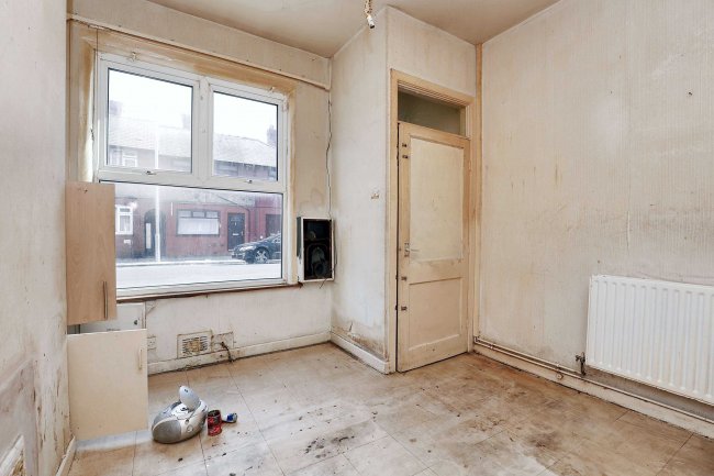 82 Seaforth Road, Seaforth, Liverpool, L21 4LG 6