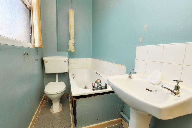 82 Seaforth Road, Seaforth, Liverpool, L21 4LG 6