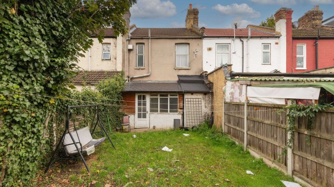 18 Bridge Road, East Ham, London, E6 2AG 7