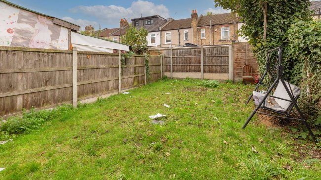 18 Bridge Road, East Ham, London, E6 2AG 7