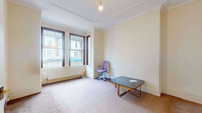 18 Bridge Road, East Ham, London, E6 2AG 7