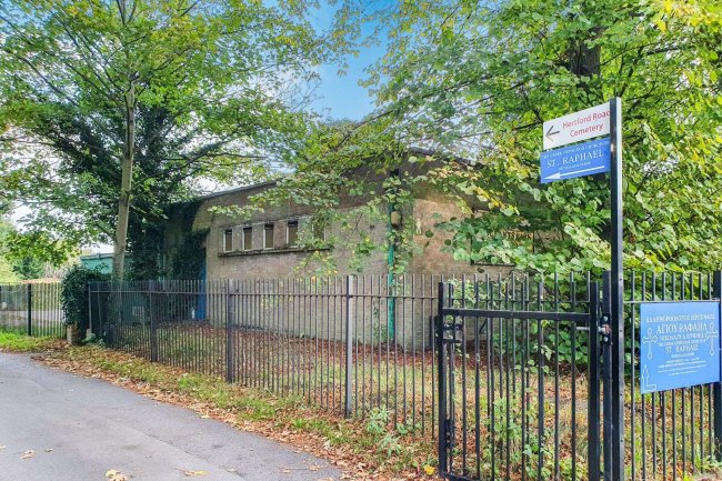 Former WC Block, Hertford Road, Enfield, EN3 5AX 1