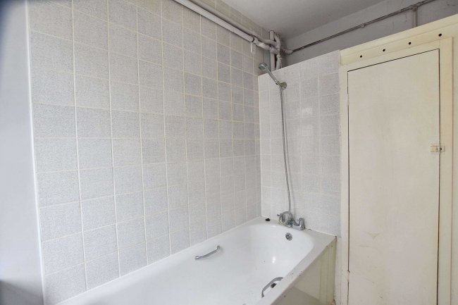 47 Dale Road, Crayford, Dartford, DA1 3PG 7