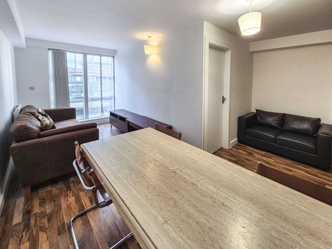Apartment 199, The Quadrangle, 1 Lower Ormond Street, Manchester M1 5QE 3