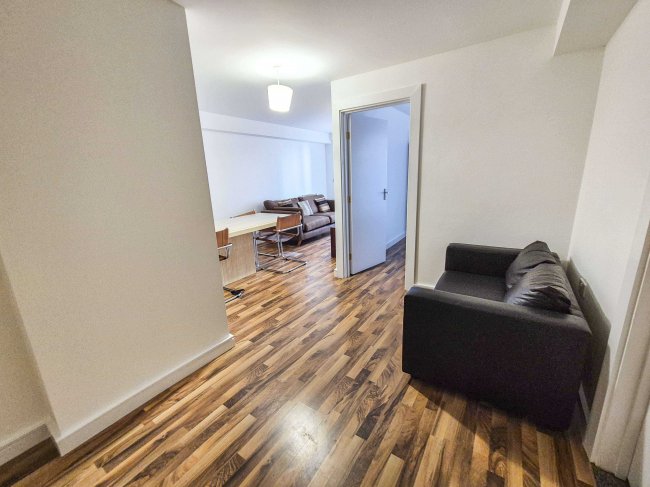 Apartment 199, The Quadrangle, 1 Lower Ormond Street, Manchester M1 5QE 3