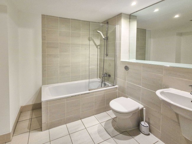 Apartment 199, The Quadrangle, 1 Lower Ormond Street, Manchester M1 5QE 3