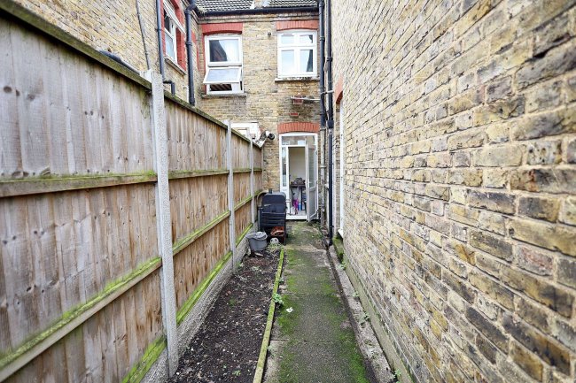 35 Morieux Road, Leyton, London E10 7LJ 4