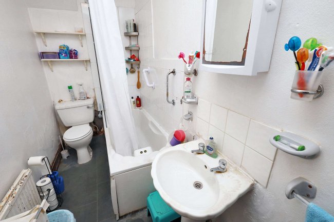 35 Morieux Road, Leyton, London E10 7LJ 4