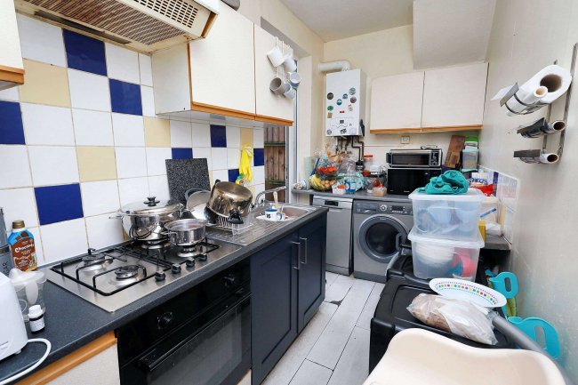 35 Morieux Road, Leyton, London E10 7LJ 4