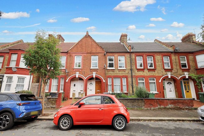 35 Morieux Road, Leyton, London E10 7LJ 4