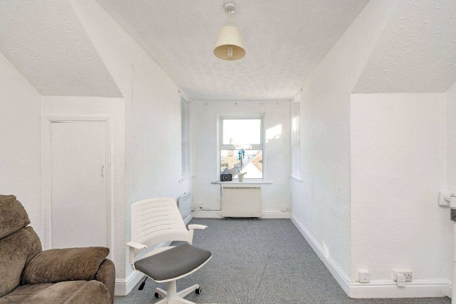 Flat 3, 118 Lowestoft Road, Gorleston, Great Yarmouth, Norfolk NR31 6ND 7