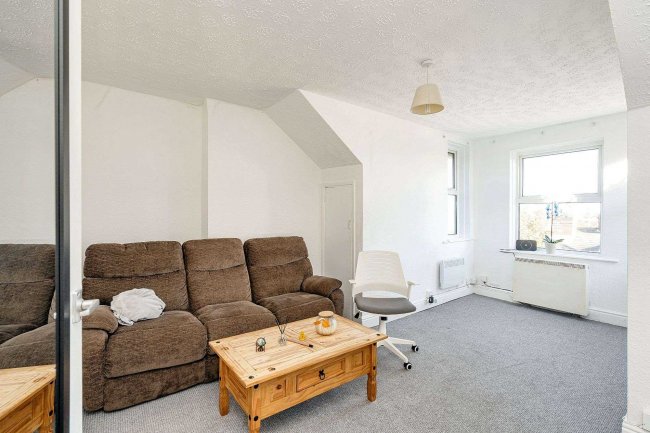 Flat 3, 118 Lowestoft Road, Gorleston, Great Yarmouth, Norfolk NR31 6ND 7