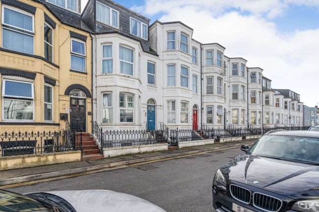 Flat A, 19 Paget Road, Great Yarmouth, Norfolk, NR30 2DN 8