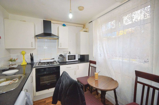 Flat A, 19 Paget Road, Great Yarmouth, Norfolk, NR30 2DN 8