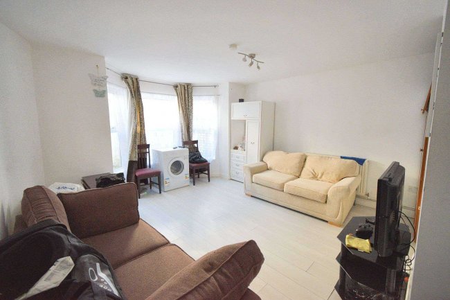 Flat A, 19 Paget Road, Great Yarmouth, Norfolk, NR30 2DN 8