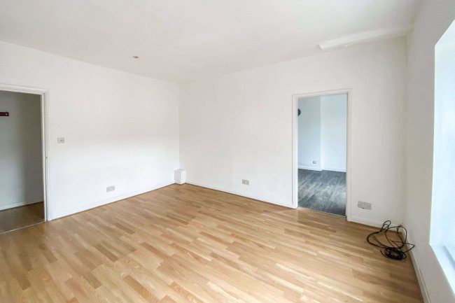 17-23 Queen Street and 2 Waterloo Street, Market Rasen, Lincolnshire, LN8 3ES 1