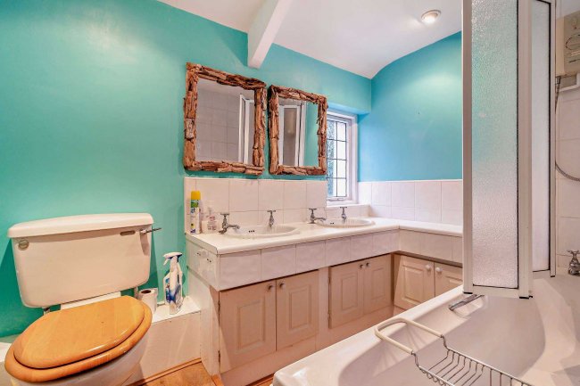 Blue House Farm, Peterstone Wentlooge, Cardiff CF3 2TR 8