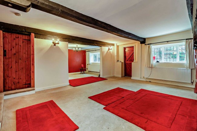 Blue House Farm, Peterstone Wentlooge, Cardiff CF3 2TR 8