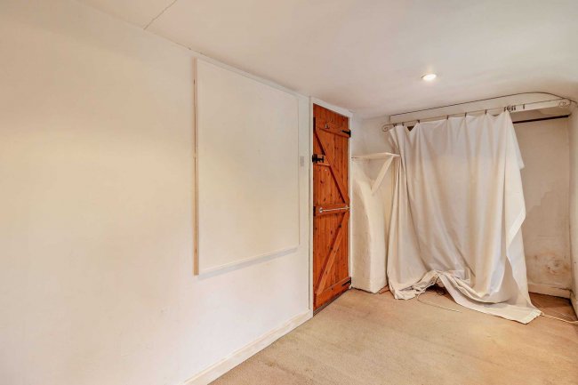 Blue House Farm, Peterstone Wentlooge, Cardiff CF3 2TR 8