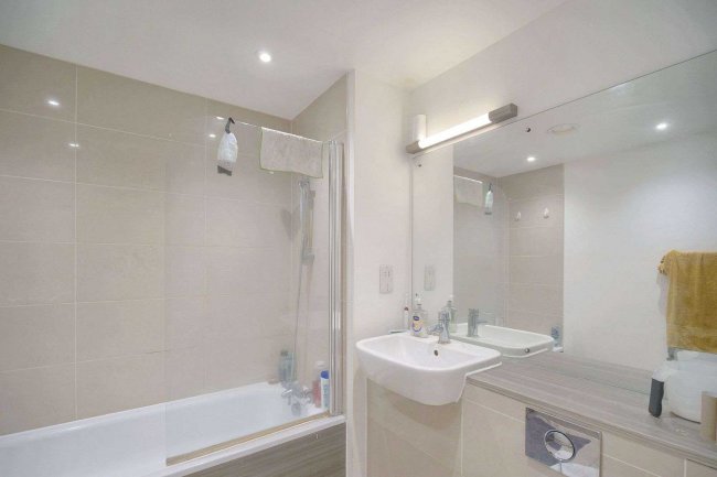 Apartment 5, Hippersley Point, 4 Tilson Bright Square, London SE2 9DR 7