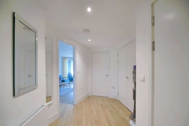 Apartment 5, Hippersley Point, 4 Tilson Bright Square, London SE2 9DR 7