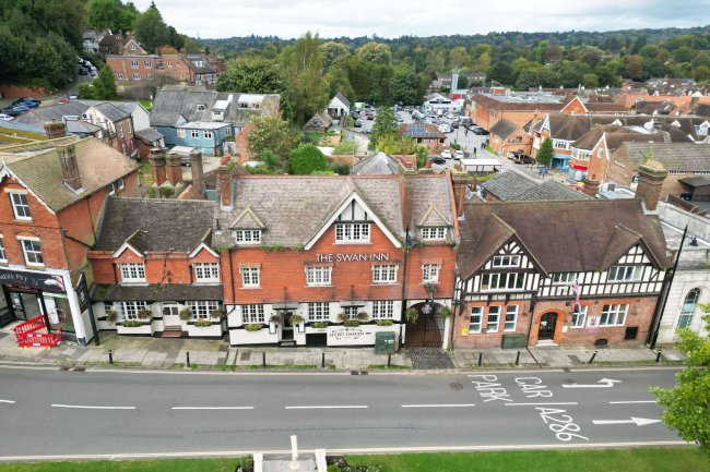 The Swan Inn, 15 High Street, Haslemere GU27 2HG 9