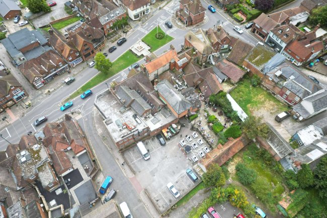 The Swan Inn, 15 High Street, Haslemere GU27 2HG 9