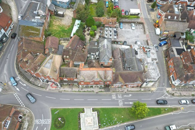 The Swan Inn, 15 High Street, Haslemere GU27 2HG 9