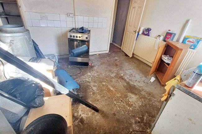 17 Stringer Street, Leigh, WN7 4BS 8