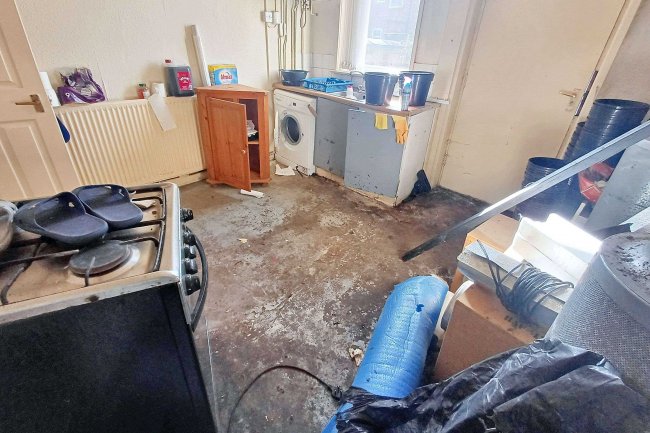 17 Stringer Street, Leigh, WN7 4BS 8