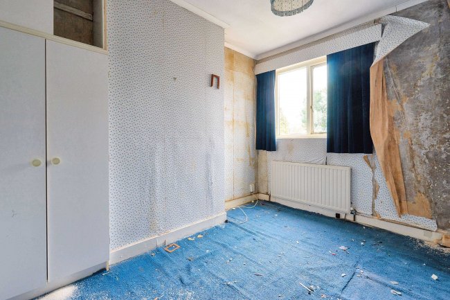 16 Beresford Road, Walthamstow, London E17 4LW 4