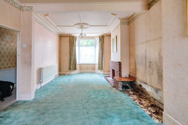 16 Beresford Road, Walthamstow, London E17 4LW 4