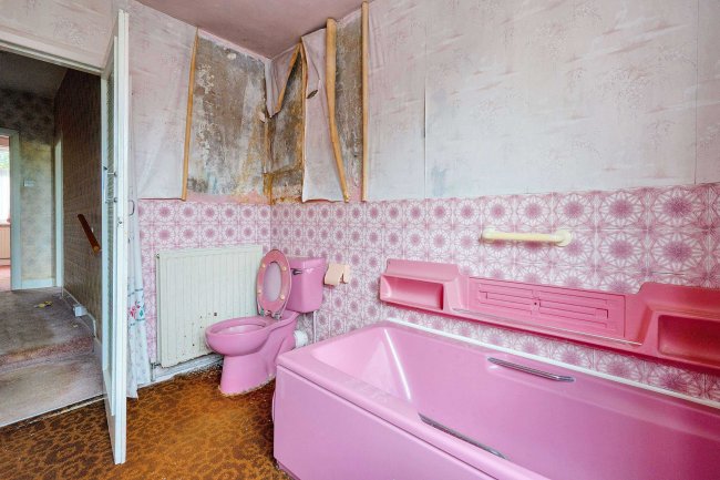 16 Beresford Road, Walthamstow, London E17 4LW 4