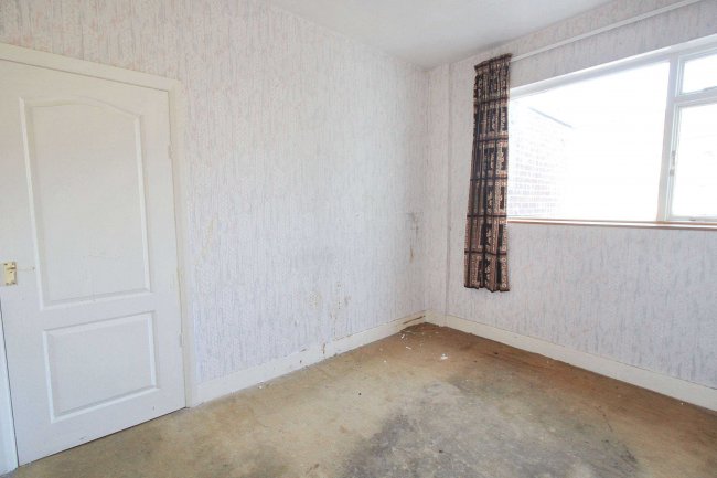 53 Sandyhill Road, Ilford, IG1 2ET 8