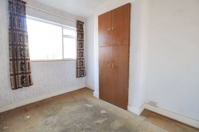 53 Sandyhill Road, Ilford, IG1 2ET 8