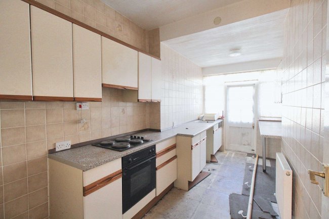 53 Sandyhill Road, Ilford, IG1 2ET 8