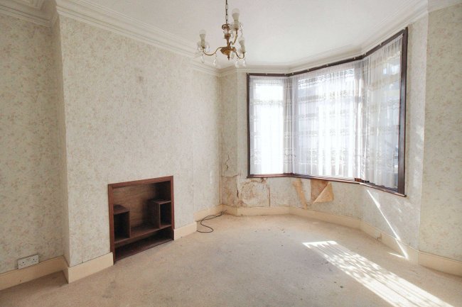 53 Sandyhill Road, Ilford, IG1 2ET 8