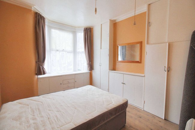 12 Friars Road, East Ham, London, E6 1LH 9