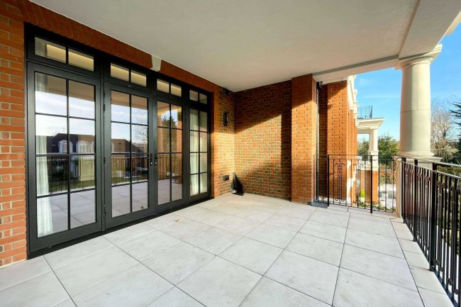 Apartment 3 Sereno House, 22 Beech Hill, Barnet, Hertfordshire, EN4 0JP 5