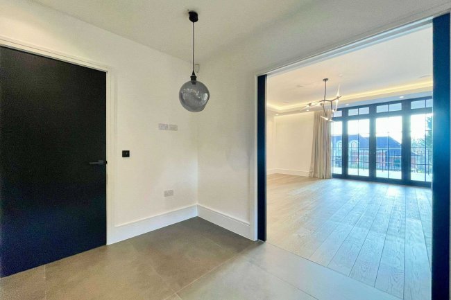 Apartment 3 Sereno House, 22 Beech Hill, Barnet, Hertfordshire, EN4 0JP 5