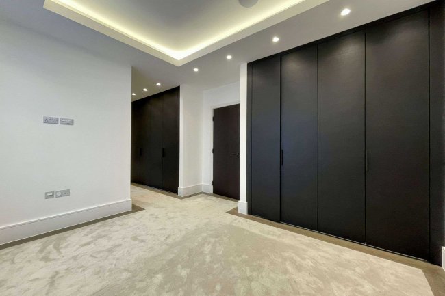 Apartment 3 Sereno House, 22 Beech Hill, Barnet, Hertfordshire, EN4 0JP 5