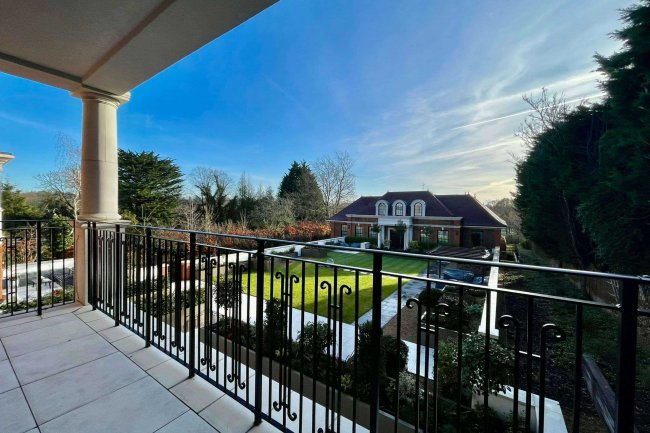 Apartment 3 Sereno House, 22 Beech Hill, Barnet, Hertfordshire, EN4 0JP 5