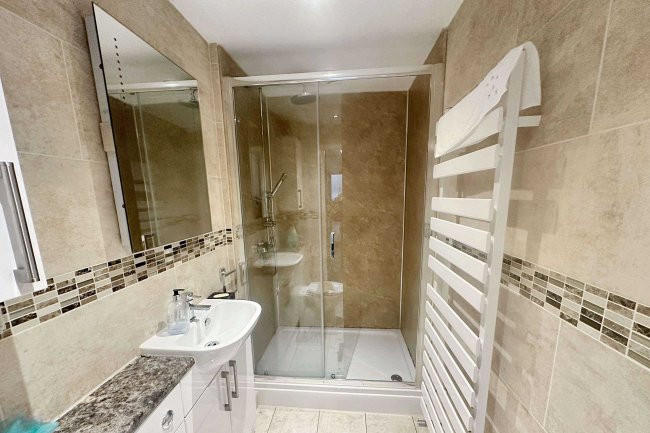 17 Park Avenue, Nottingham, NG3 4JS 9