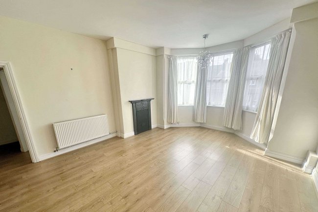 17 Park Avenue, Nottingham, NG3 4JS 9