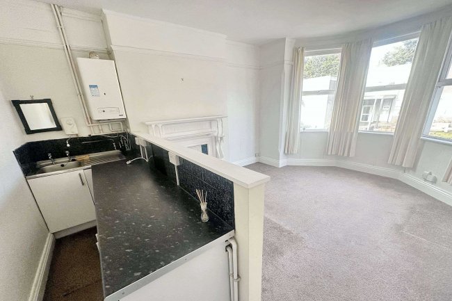 17 Park Avenue, Nottingham, NG3 4JS 9