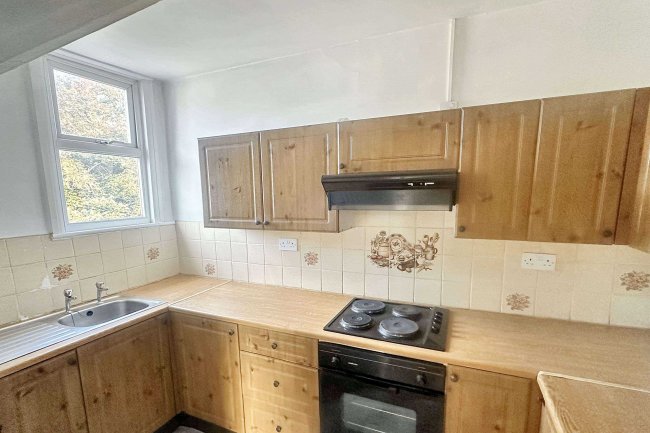 17 Park Avenue, Nottingham, NG3 4JS 9