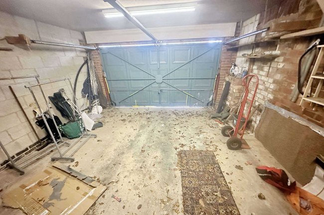 17 Park Avenue, Nottingham, NG3 4JS 9